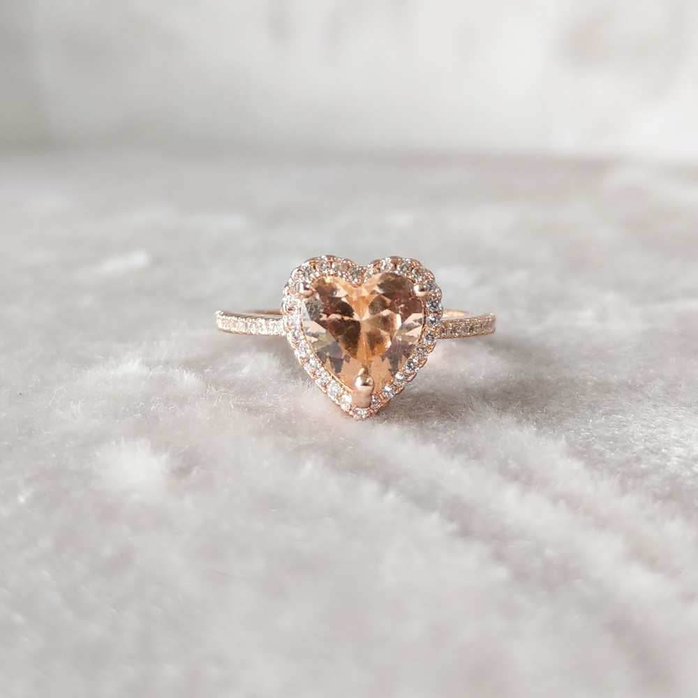 💎NEW💎ROSE GOLD PLATED HEART SHAPED HALO RING - Picture 3 of 7